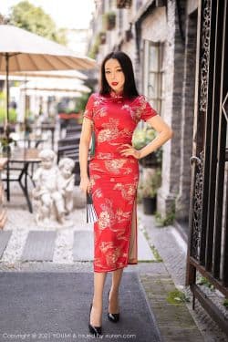 
 Vol.598 果儿Victoria – 绚丽鲜艳的古典旗袍与现代朦胧丝袜