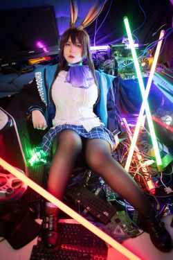 
 Uy Uy – Amiya (Arknights) 写真套图