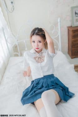 
《白丝JK学妹》  VOL.121 写真集