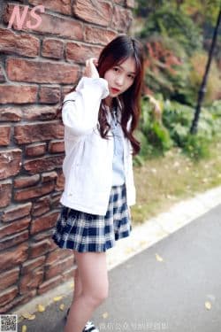 
小山药《丝袜运动鞋》  NO.104 写真集