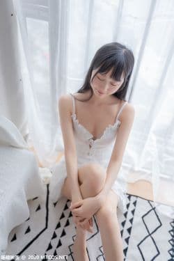 
 VOL.187 《白裙少女》 写真集