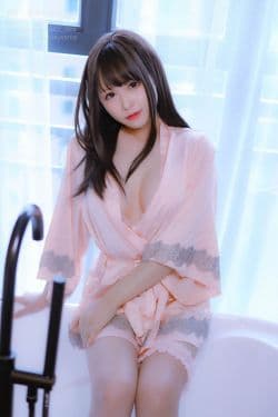 
萌妹子Nyako喵子 – 妄想彼女との同棲生活 之 粉嫩丝绸睡衣 套图