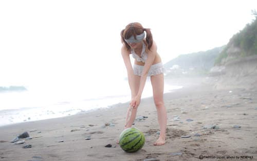 双马尾正妹 松川佑依子 趁这最后的夏天跑去海边玩耍吧