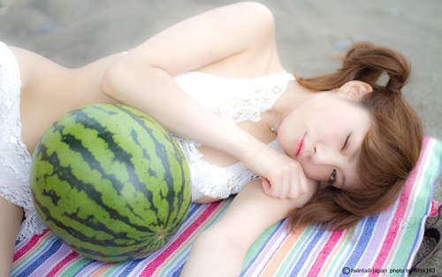 双马尾正妹 松川佑依子 趁这最后的夏天跑去海边玩耍吧