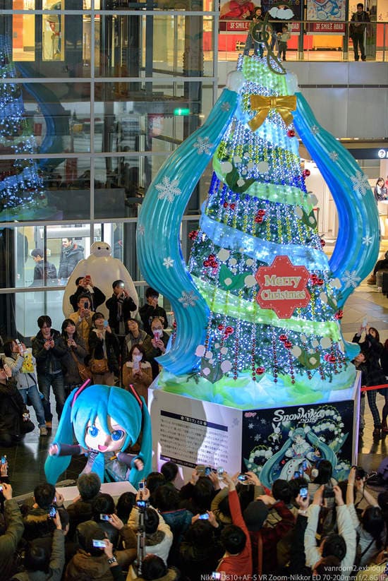 《初音圣诞树》绑著双马尾的圣诞树卖萌中ｗｗ