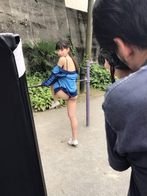 《合法美少女的罪恶感》21岁看起来还像小学生这样有错嘛