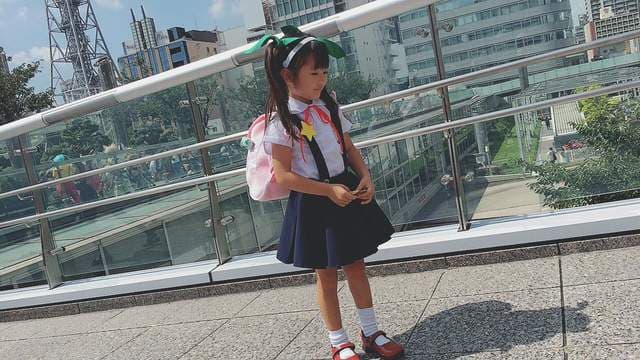 《真幼女cosplay八九寺真宵》超犯规可爱萌燃世界Cosplay高峰会