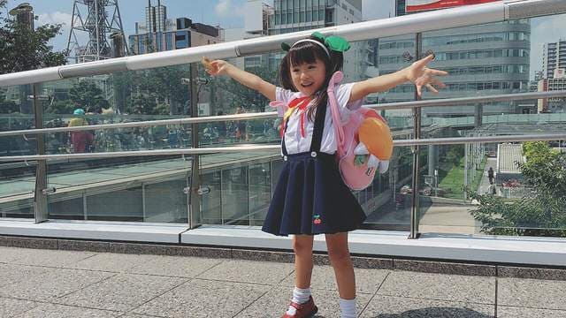 《真幼女cosplay八九寺真宵》超犯规可爱萌燃世界Cosplay高峰会