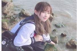 《水手服美眉鲨鱼SAME》抵挡不住飘过来的可爱射线