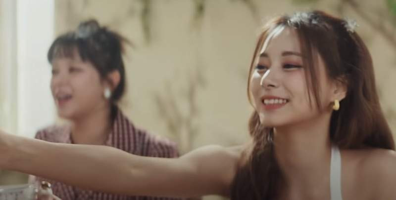 韩国人气女团《TWICE》新单曲MV预告曝光 周子瑜「甜美、性感」造型多变 韩国人气女团《TWICE》新单曲MV预告曝光 周子瑜「甜美、性感」造型多变