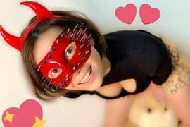 不穿内衣逛大街《nobraYouTuber》我非常努力的看那若隐若现的激凸