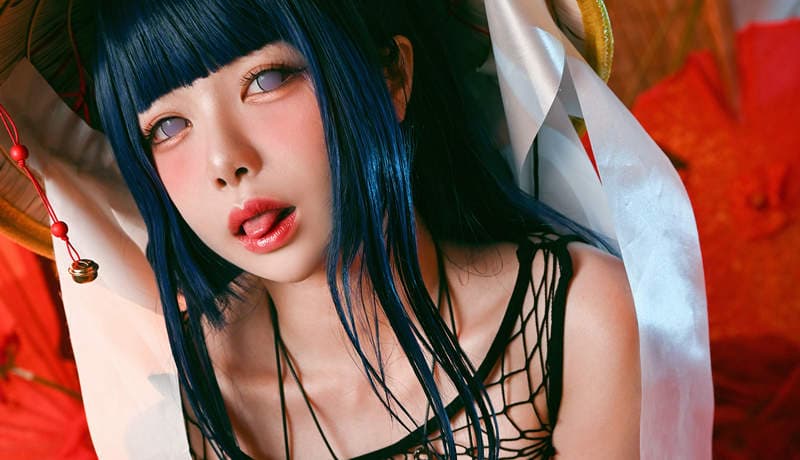 【西精大法】〝西斯新闻〞精华篇大到你无法…！《大尺度Coser》新年贺卡越看越舒虎❤免费下载！