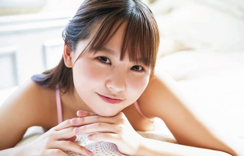 难波的写真皇牌《本郷柚巴》48系的美少女巨乳魅力