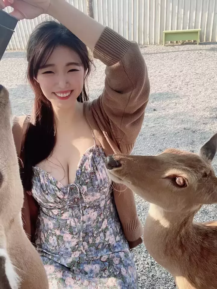 台湾〝Ｉ罩杯〞美胸正妹《Mia米亚亚》雪白欧派❤这乳压太强！