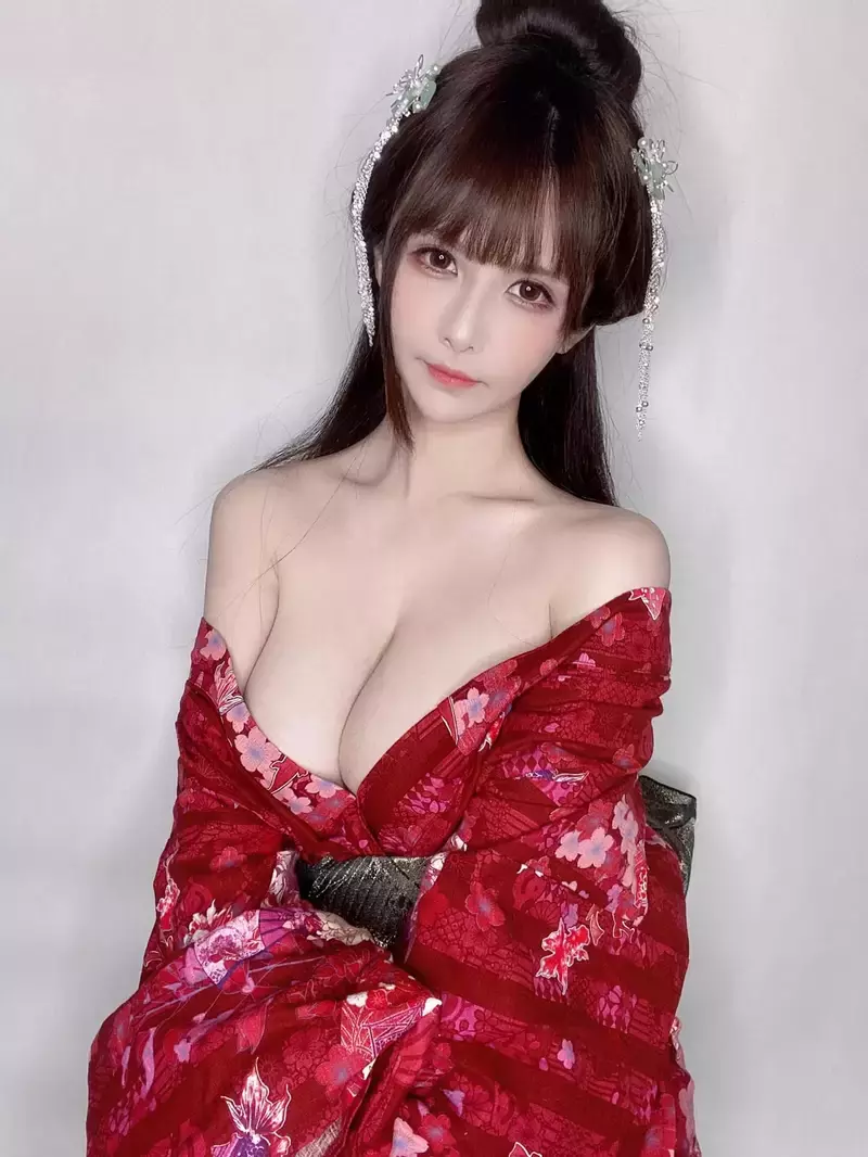 超宠粉台湾Coser《魔理花》〝神逻辑〞实现粉丝想戳、想揉的愿望!