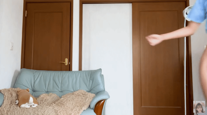 《年轻正妹的裸艺表演》底下的托盘不能掉!掉了就...重来一次而已XD 《年轻正妹的裸艺表演》底下的托盘不能掉!掉了就...重来一次而已XD