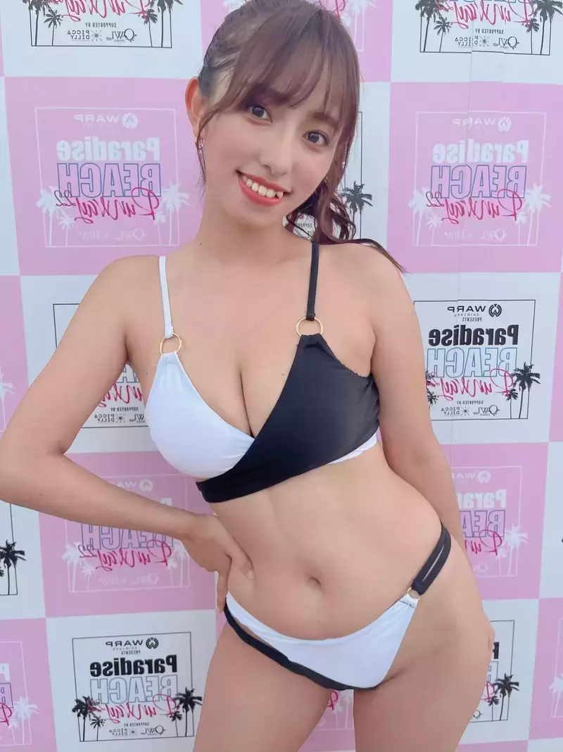 《年轻正妹的裸艺表演》底下的托盘不能掉!掉了就...重来一次而已XD 《年轻正妹的裸艺表演》底下的托盘不能掉!掉了就...重来一次而已XD