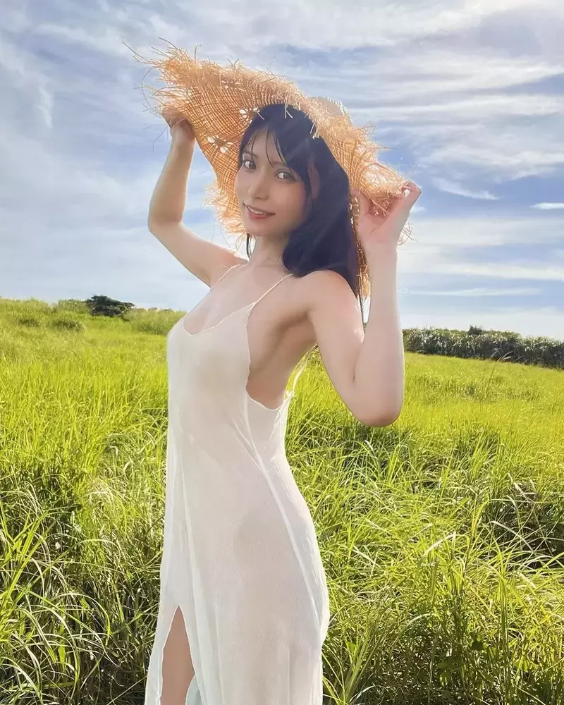 IG女王《似鸟沙也加》首本写真「Ribbon」九月推出,初次挑战〝激凸〞性感画面 IG女王《似鸟沙也加》首本写真「Ribbon」九月推出,初次挑战〝激凸〞性感画面