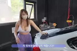 《洗车流程注意事项》不光是洒洒泡沫用水冲冲就好，眉眉角角让你的爱车光亮如新