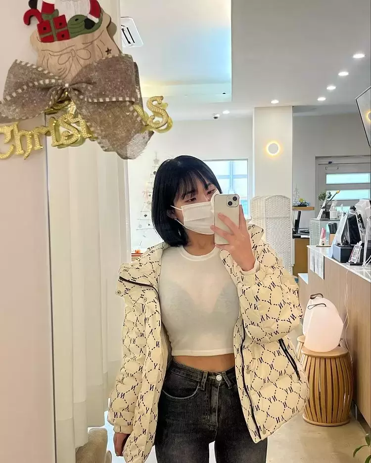 网路传言《奶头位置大剖析》据说就是看耳垂的下面就会刚好对到~真？