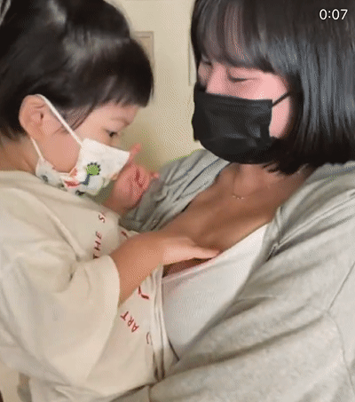 网路传言《奶头位置大剖析》据说就是看耳垂的下面就会刚好对到~真？