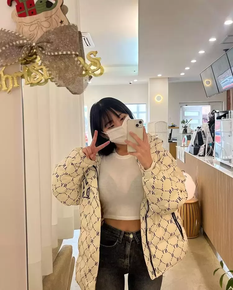 网路传言《奶头位置大剖析》据说就是看耳垂的下面就会刚好对到~真？