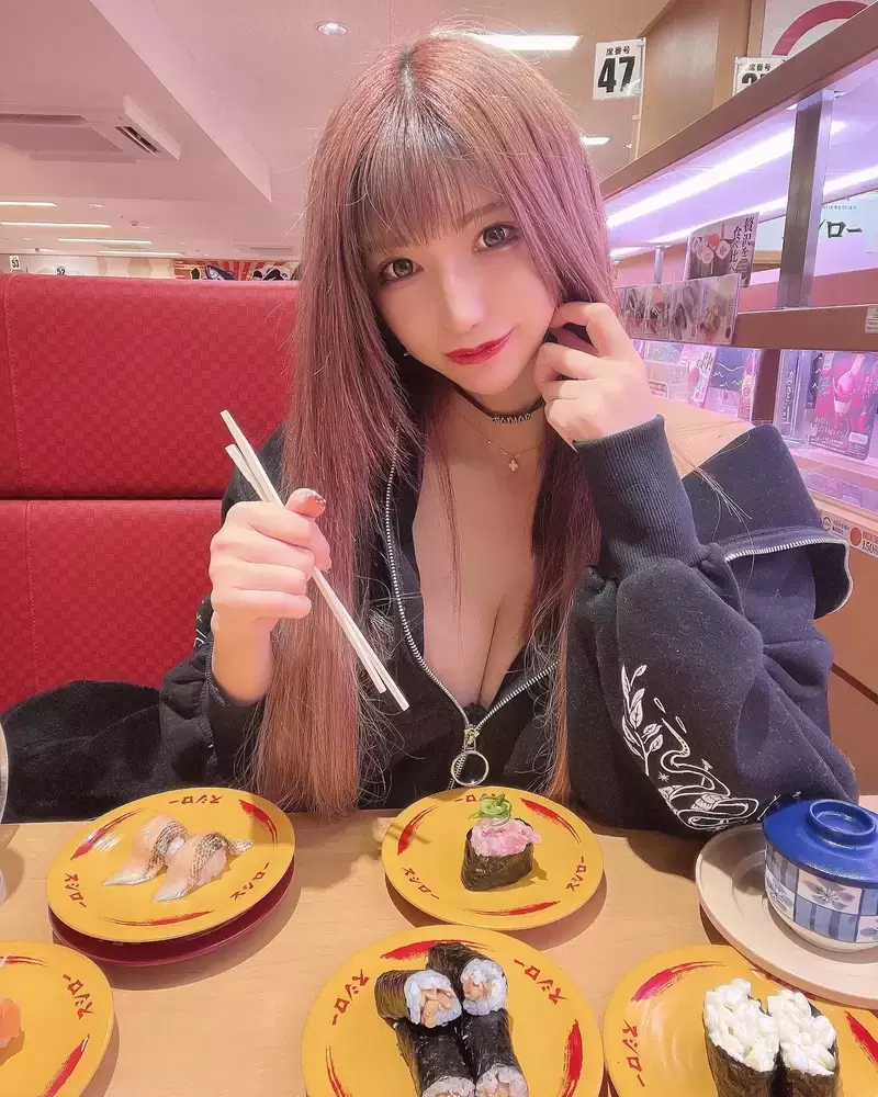 推特话题《拯救寿司郎》各路美女情义相挺，妳们的诚意网友都感受到了