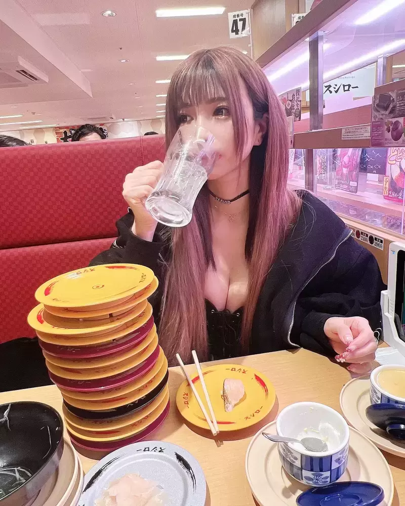 推特话题《拯救寿司郎》各路美女情义相挺，妳们的诚意网友都感受到了