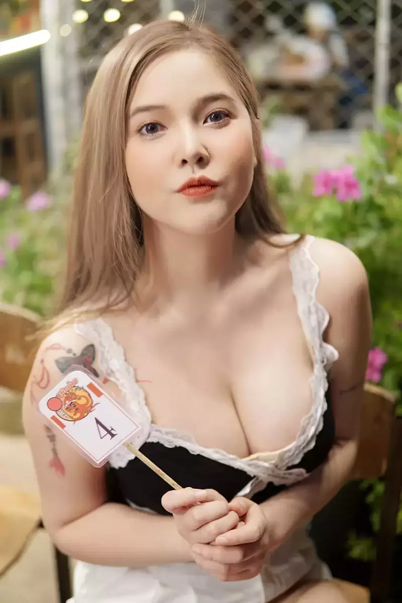 《泰国炭烤花枝》据说好吃的关键就是要把海鲜的鲜度给提出来