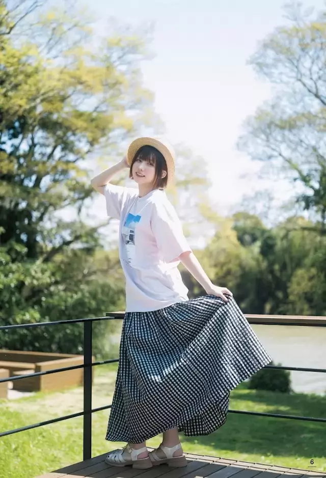 《Enakoえなこ》封面女郎大赏二连冠,曝光惊人的她说不定有机会成为史上第一位三冠王者 《Enakoえなこ》封面女郎大赏二连冠,曝光惊人的她说不定有机会成为史上第一位三冠王者