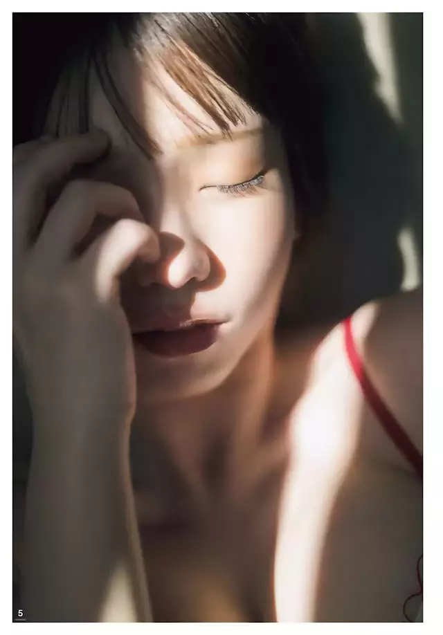 《Enakoえなこ》封面女郎大赏二连冠,曝光惊人的她说不定有机会成为史上第一位三冠王者 《Enakoえなこ》封面女郎大赏二连冠,曝光惊人的她说不定有机会成为史上第一位三冠王者