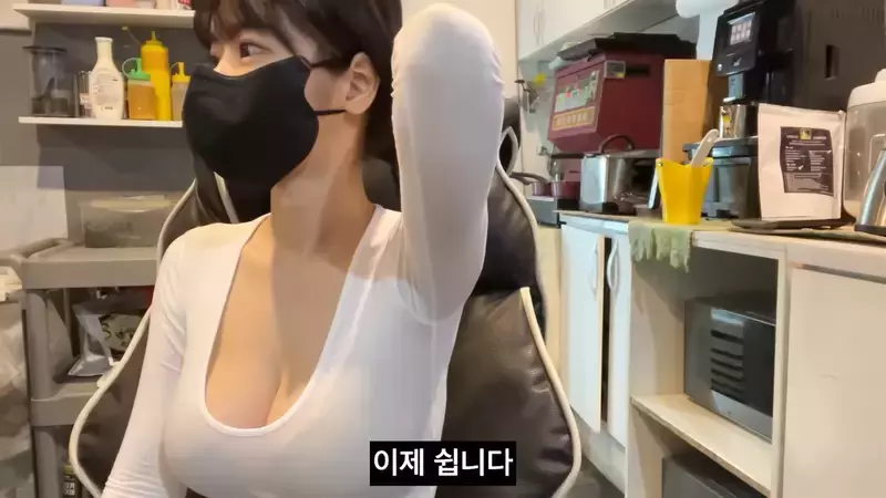 网友神出《鼻要拍人家拉》IG正妹，原来是一位韩国辣妹，还有一个youtube频道这边分享给大家(推)