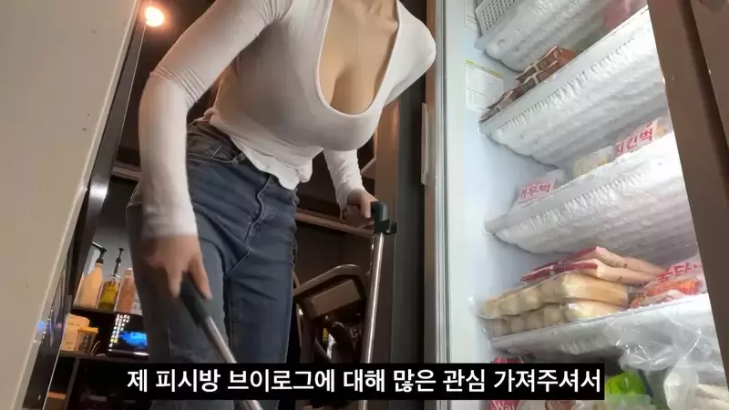 网友神出《鼻要拍人家拉》IG正妹，原来是一位韩国辣妹，还有一个youtube频道这边分享给大家(推)
