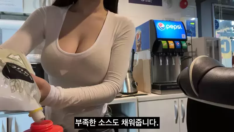 网友神出《鼻要拍人家拉》IG正妹，原来是一位韩国辣妹，还有一个youtube频道这边分享给大家(推)