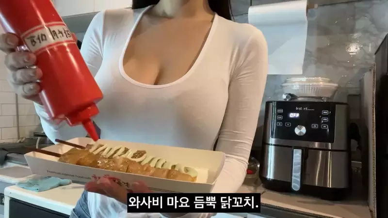 网友神出《鼻要拍人家拉》IG正妹，原来是一位韩国辣妹，还有一个youtube频道这边分享给大家(推)