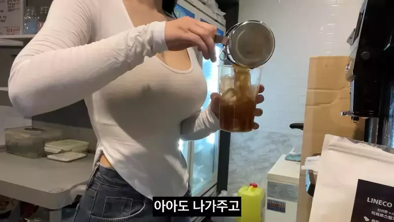 网友神出《鼻要拍人家拉》IG正妹，原来是一位韩国辣妹，还有一个youtube频道这边分享给大家(推)