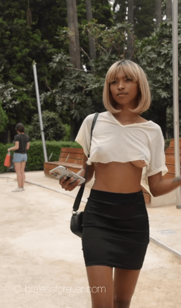 《无罩散步正妹》做到这种程度大概才是〝真〞欧派解放