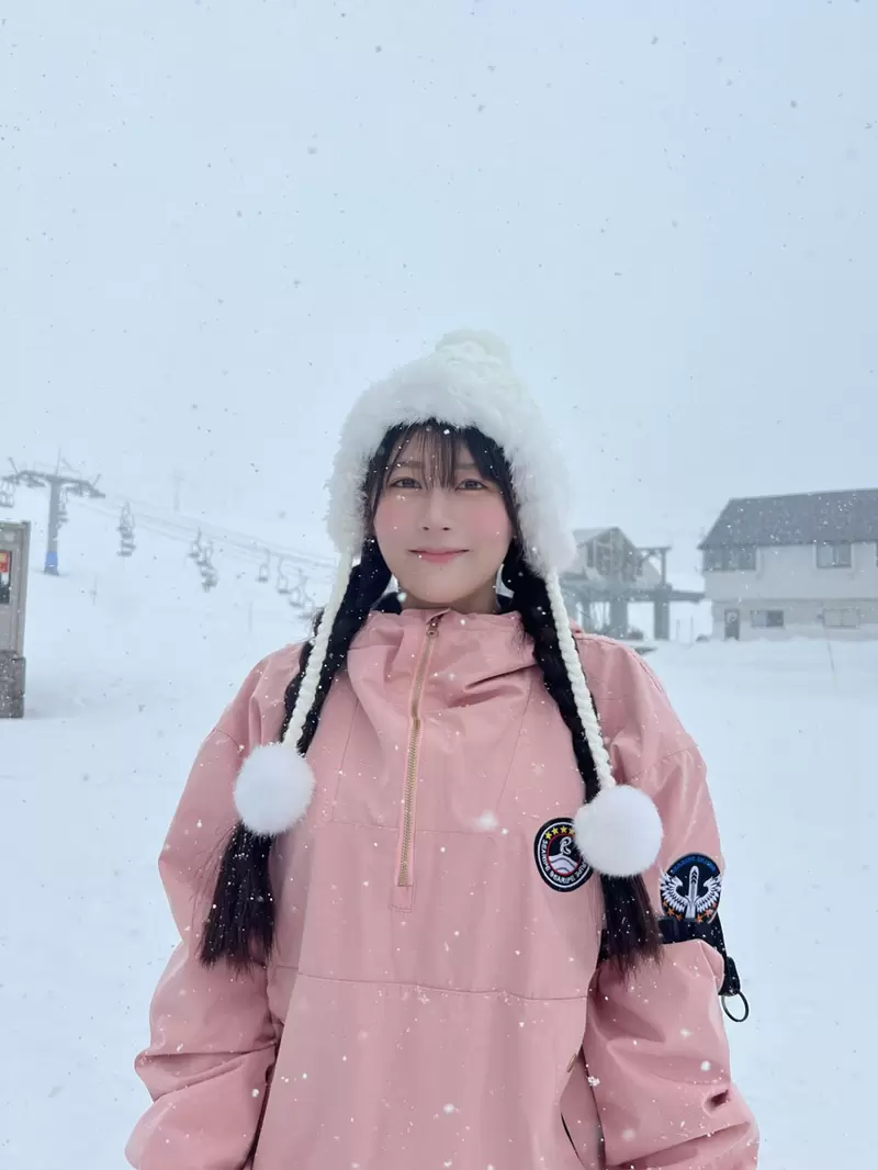 写真女星分享免费素材 100公分H杯巨乳的无料分享好佛心