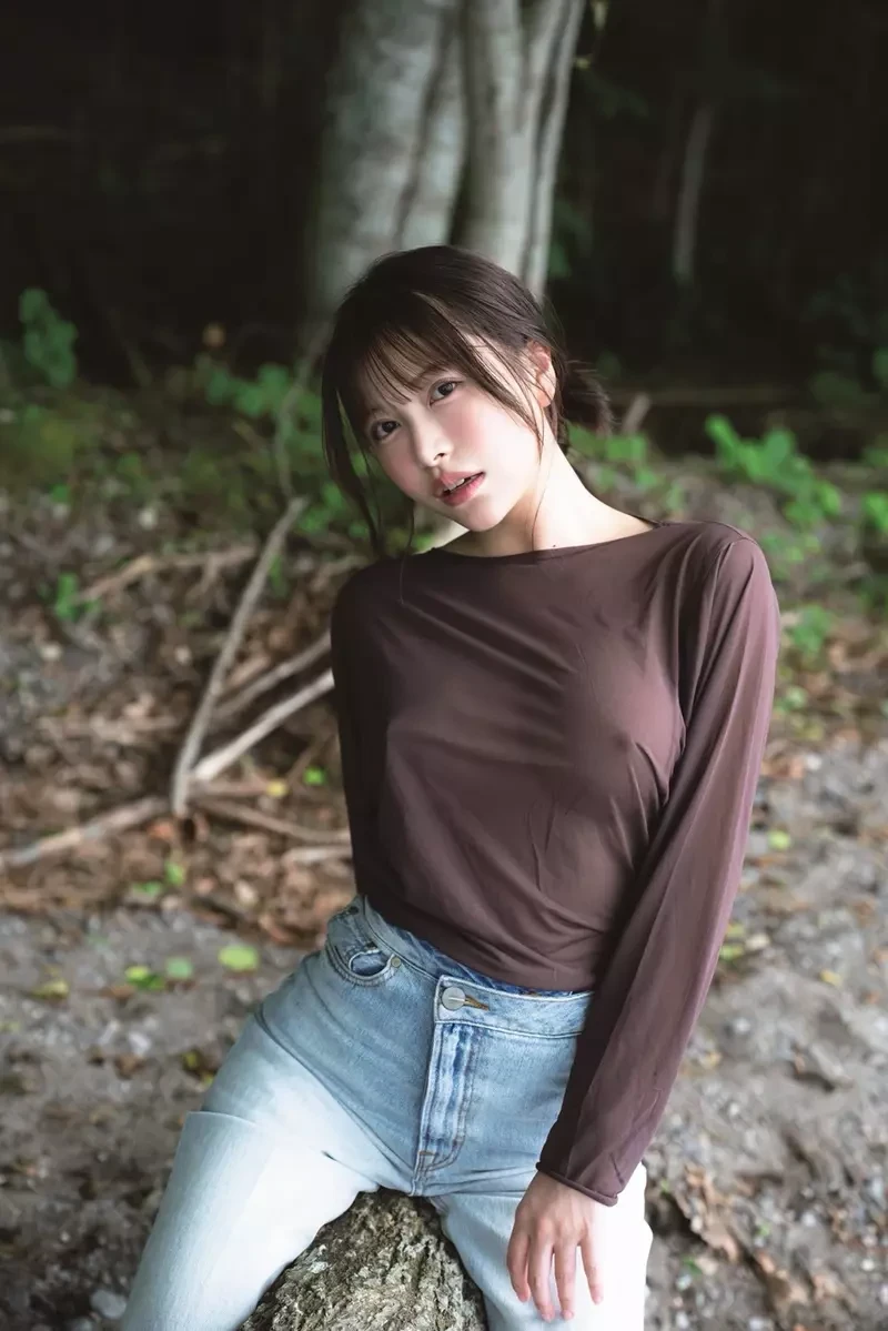 铃木圣首本写真集《Sanctus》发行,这位号称「写真界的至宝」一出手就挑战胸围的极限展现 铃木圣首本写真集《Sanctus》发行,这位号称「写真界的至宝」一出手就挑战胸围的极限展现