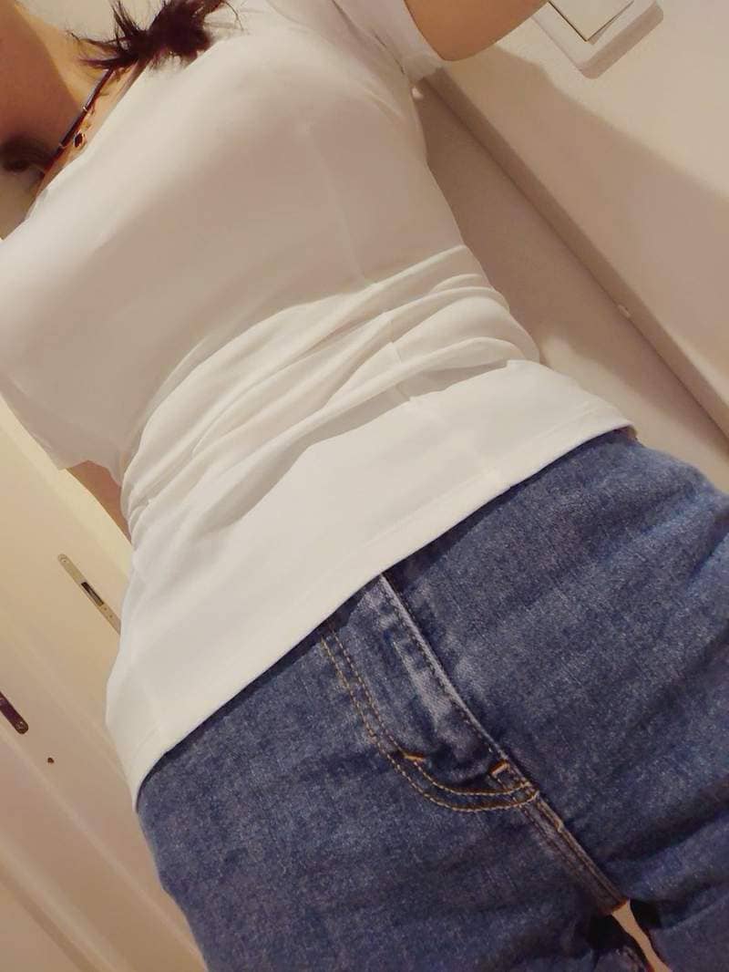 巨乳爱好者注意《冈田ゆい完美呈现乳袋T恤》要看起来不像乳帐像乳袋原来立体剪裁很重要XD