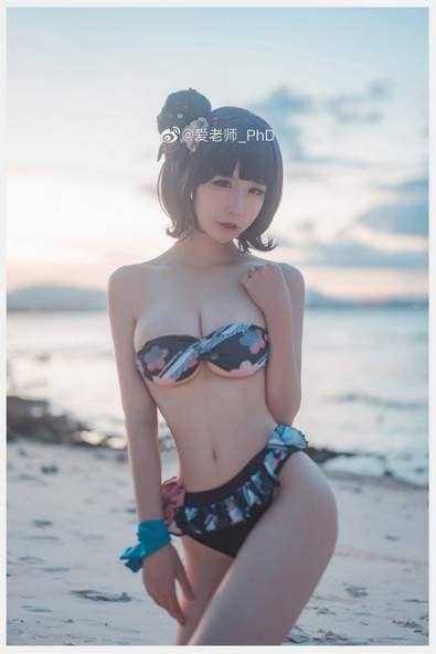 FGO辣妹coser《爱老师_PhD》奇怪为什么总觉得今天画面特别满(´ρ`)