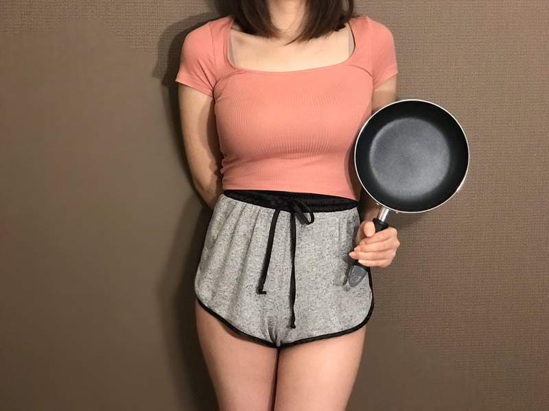 【有片】爆乳料理系youtuber《くまクッキング 熊烹饪》能想到用透色白T工商代言这招真的很神