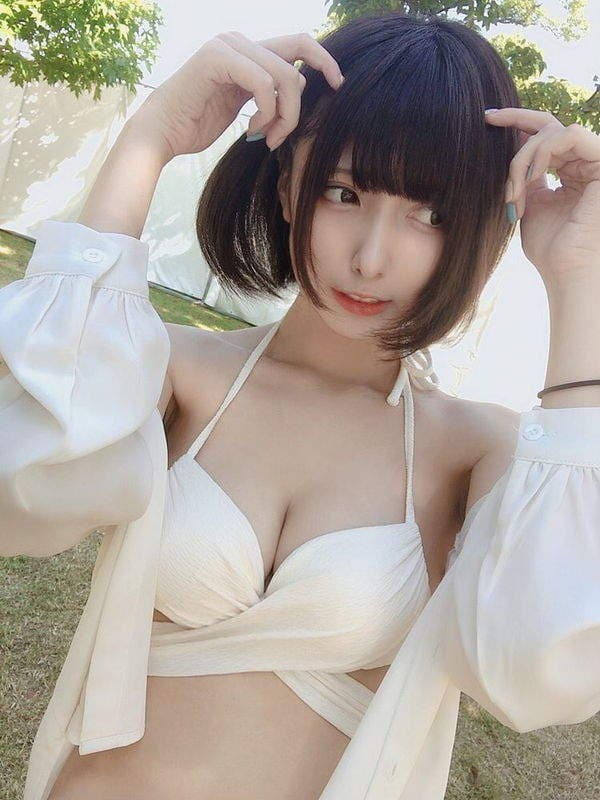 原石美少女《月埜ヒスイ》惊人好身材❤推敲应该有日规E~F罩杯级数