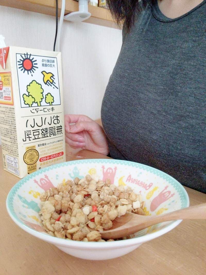 【有片】爆乳料理系youtuber《あすかのキッチン》为什么我的视线无法从胸部上移开