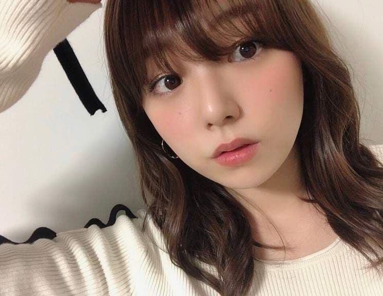 1000号封面女郎《筿崎爱》回顾童颜巨乳的未公开照片特辑篇