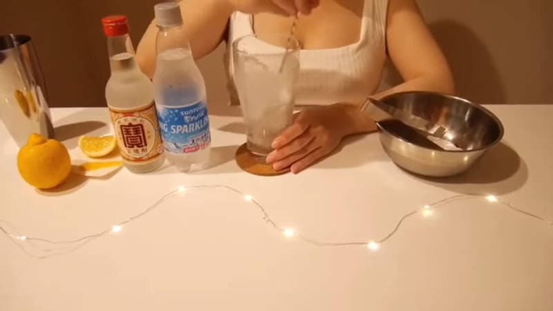 地方的妈妈教你《柠檬沙瓦》我现在正需要这种冰凉沁心的感觉❤