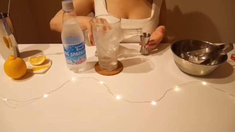 地方的妈妈教你《柠檬沙瓦》我现在正需要这种冰凉沁心的感觉❤