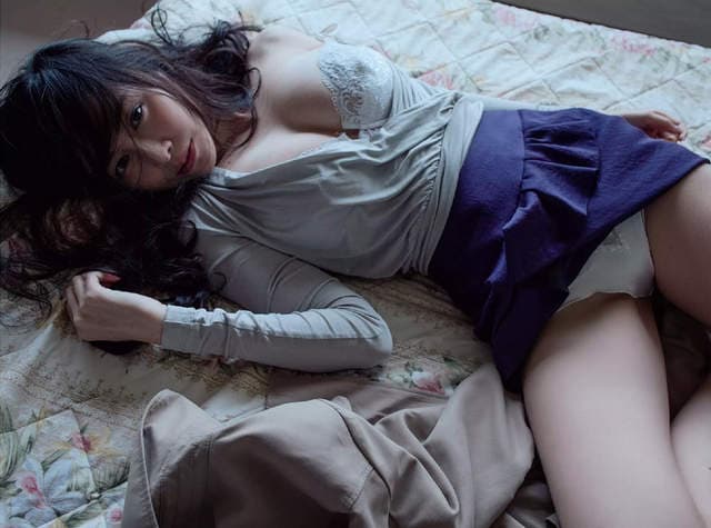 《杉原杏璃半裸的极限》又再一次在周刊上展现大无谓的性感 《杉原杏璃半裸的极限》又再一次在周刊上展现大无谓的性感