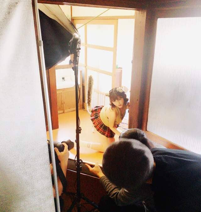 《如果猫变成可爱妹子的话》喵的勒这种写真我还不屌买一波吗