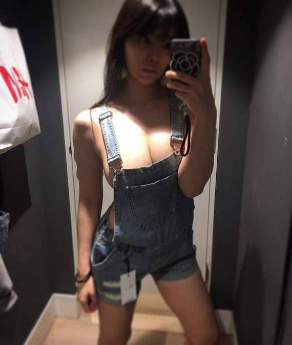 圣诞最IN装扮《涉谷由里的驯鹿欧派》H罩杯暴露狂在台湾过圣诞喔